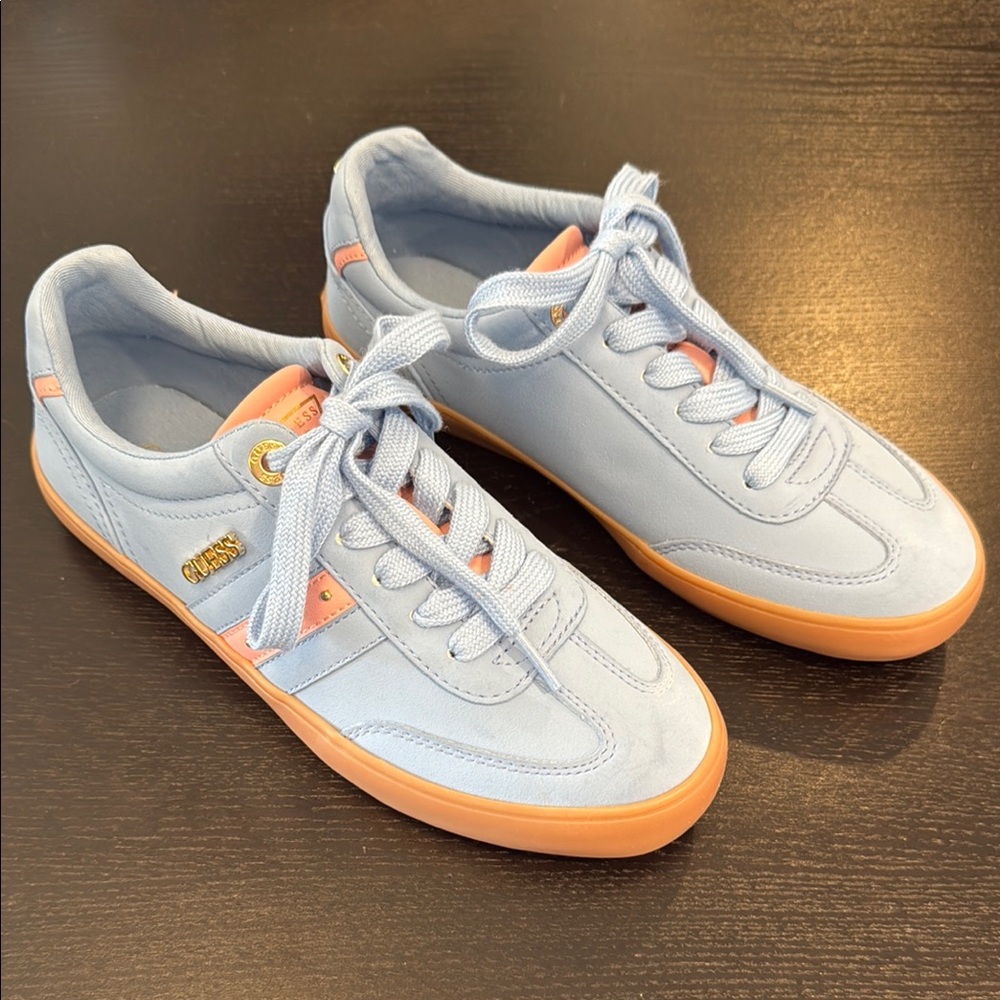 Guess WG Movers Light Blue Sneakers with Peach Accents Size 7